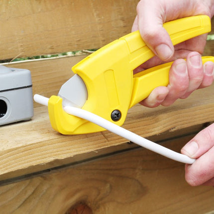 Stanley Plastic Pijpsnijder 28mm – 0-70-450